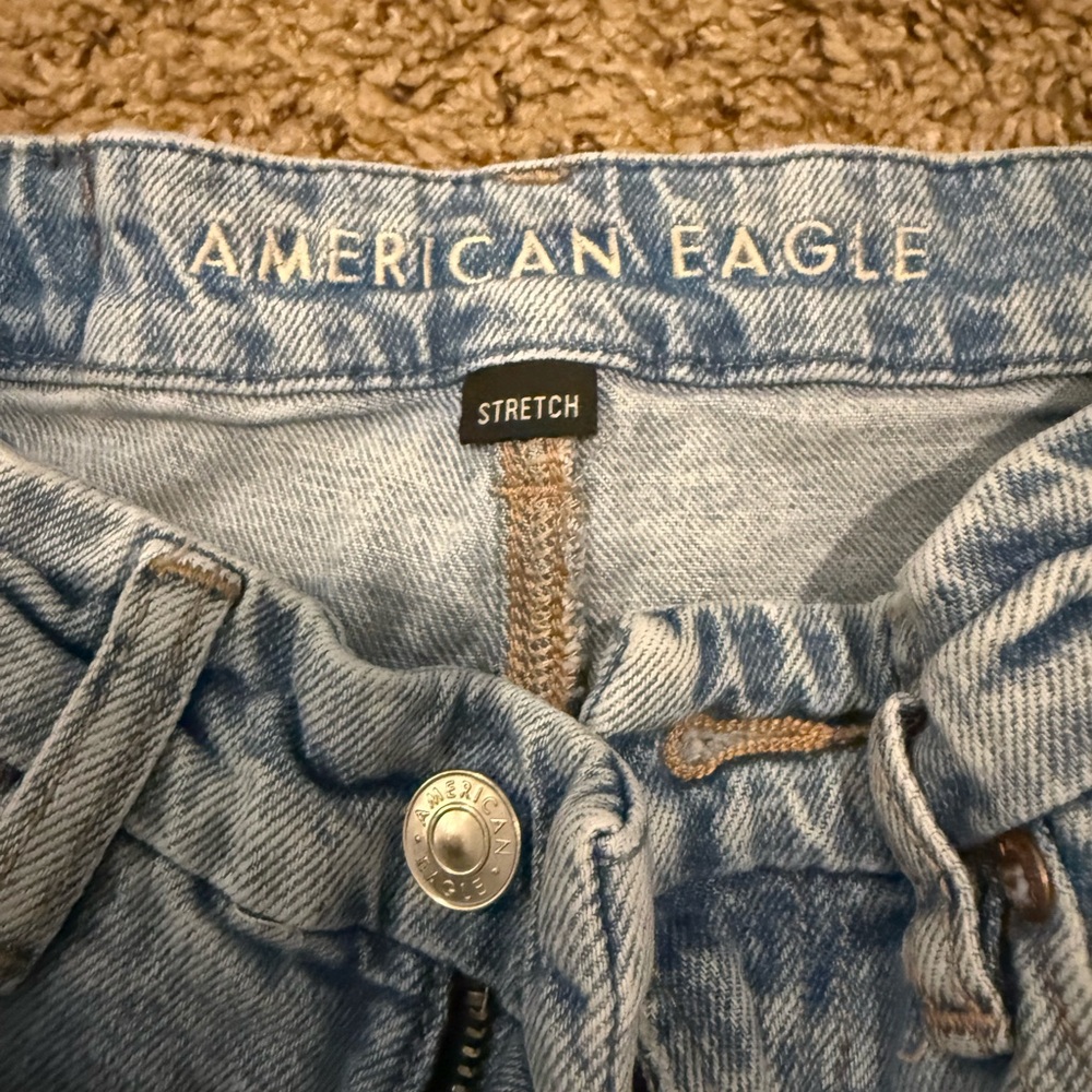 American Eagle Outfitters Light Blue Ripped Straight Leg Jeans - Picture 2 of 5